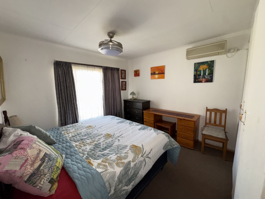 4 Bedroom Property for Sale in Heuwelsig North West